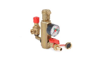 Группа безопасности котлов GIACOMINI R554Е 1" 50кВт Ду25 Ру10 с предохранительным клапаном на 3бар, со сливом, для замкнутых систем теплоснабжения